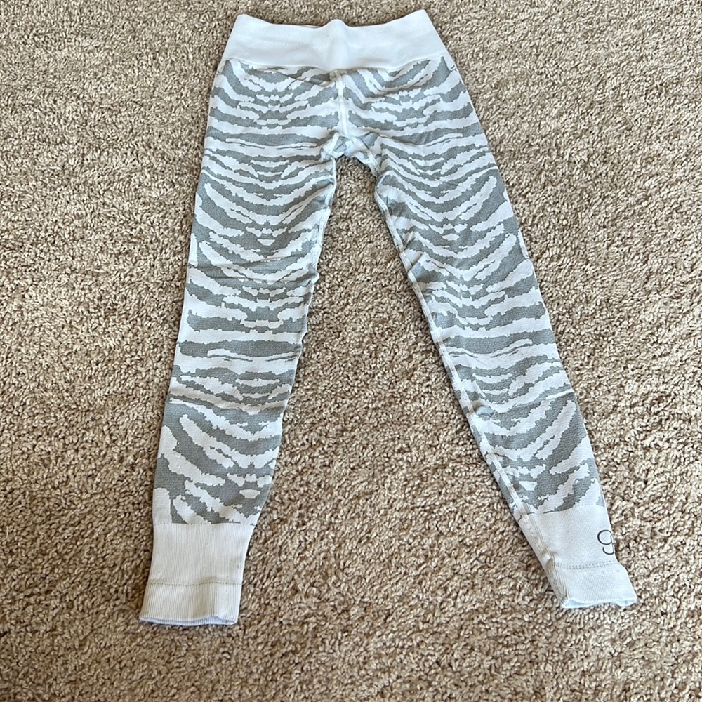 BOMBSHELL SPORTSWEAR SEAMLESS LEGGINGS